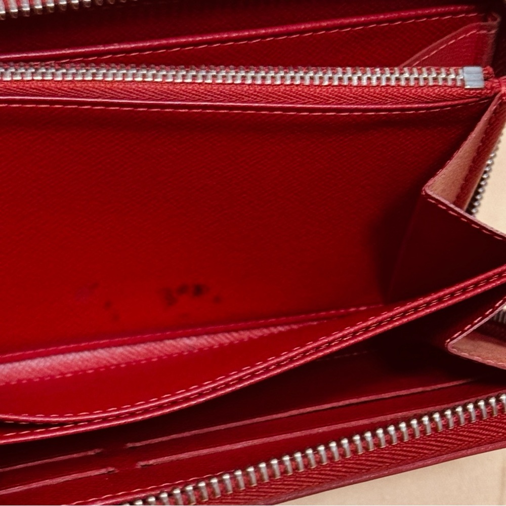 Louis Vuitton Epi Leather Zippy - Picture 9 of 12